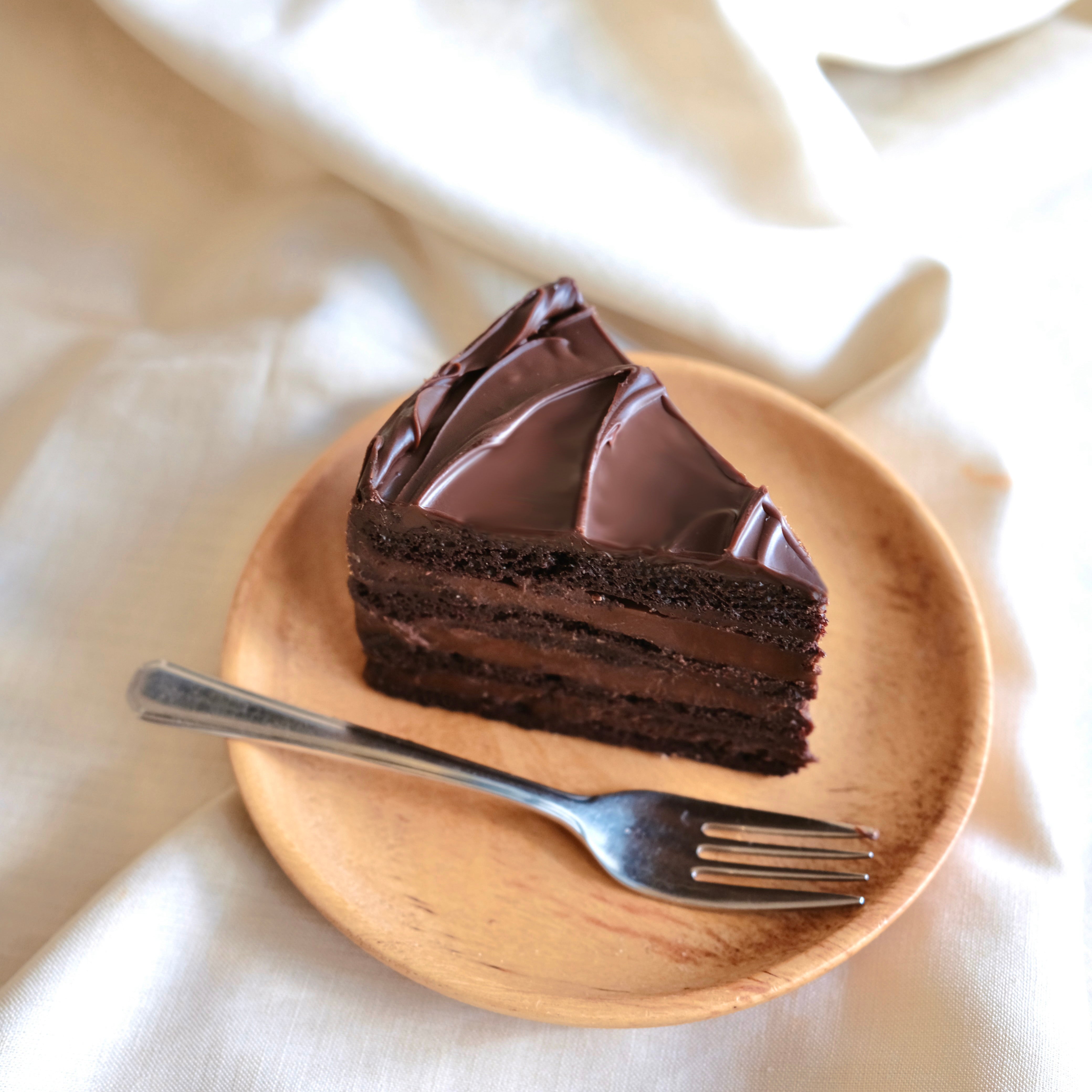 Chocolate Truffle Royale Cake – Whipped.in